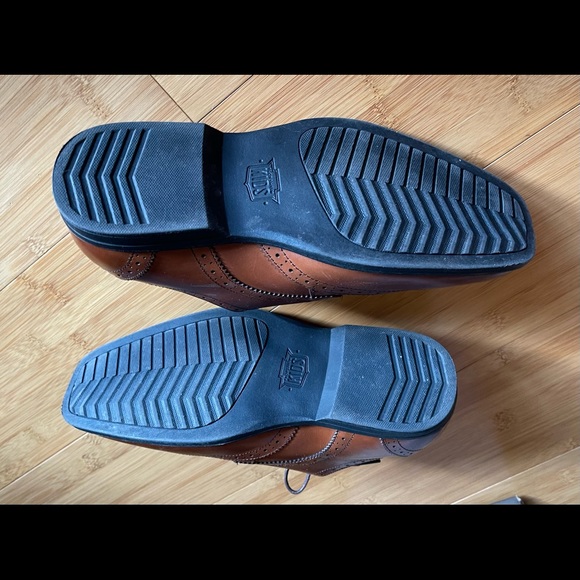 Florsheim Reveal Wing Jr. 6 1/2 M. - Picture 4 of 5